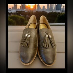 Woman’s Franco Sarto gray leather tassels Hadden almond loafer shoes sz 7.5 M